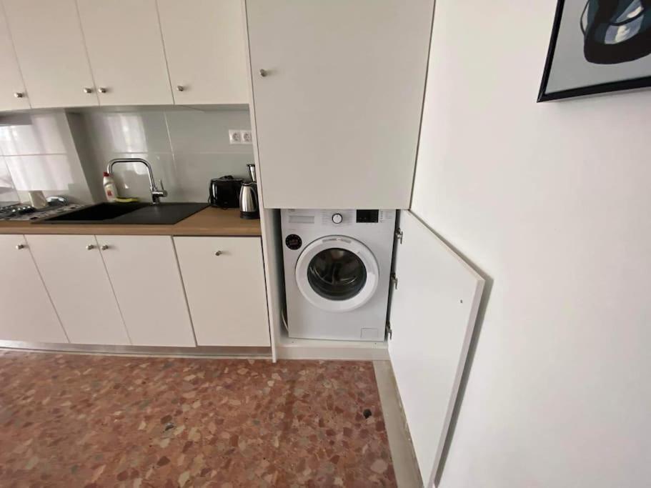 New! Flower Patio House 2 Bdr - Bbq - Wash Machine Lávrion Exteriör bild