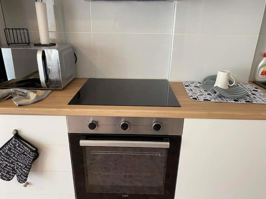 New! Flower Patio House 2 Bdr - Bbq - Wash Machine Lávrion Exteriör bild